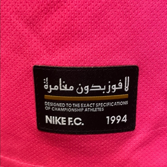 Nike F.C. Vibrant Hot Pink Jersey - Picture 3 of 7
